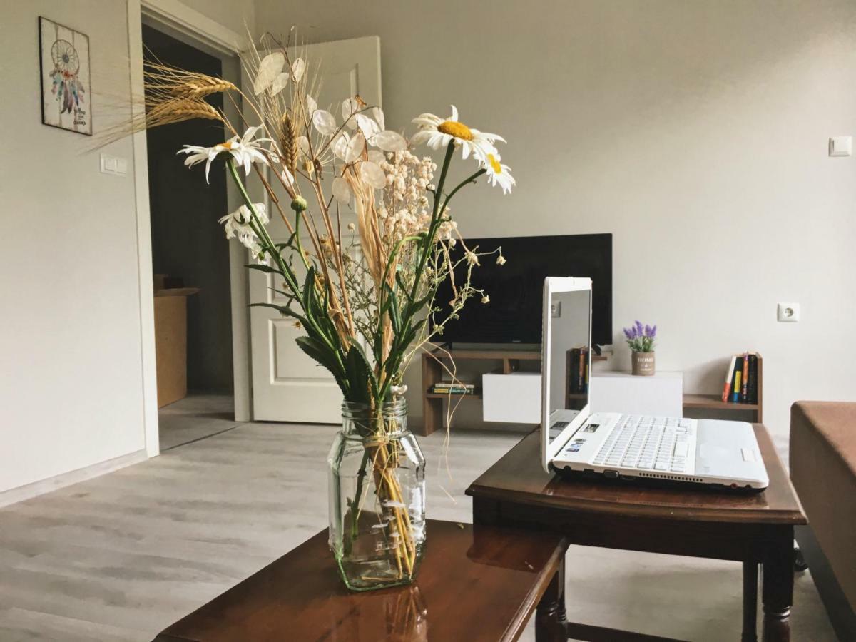 Azzurro Apartment - Ideal For Your Seaside Escape In Бургас Экстерьер фото